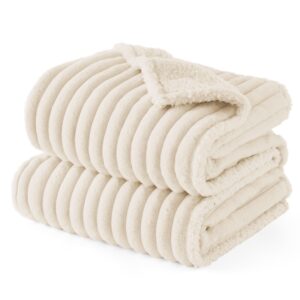 ComfyFleece? Waterproof Pet Blanket