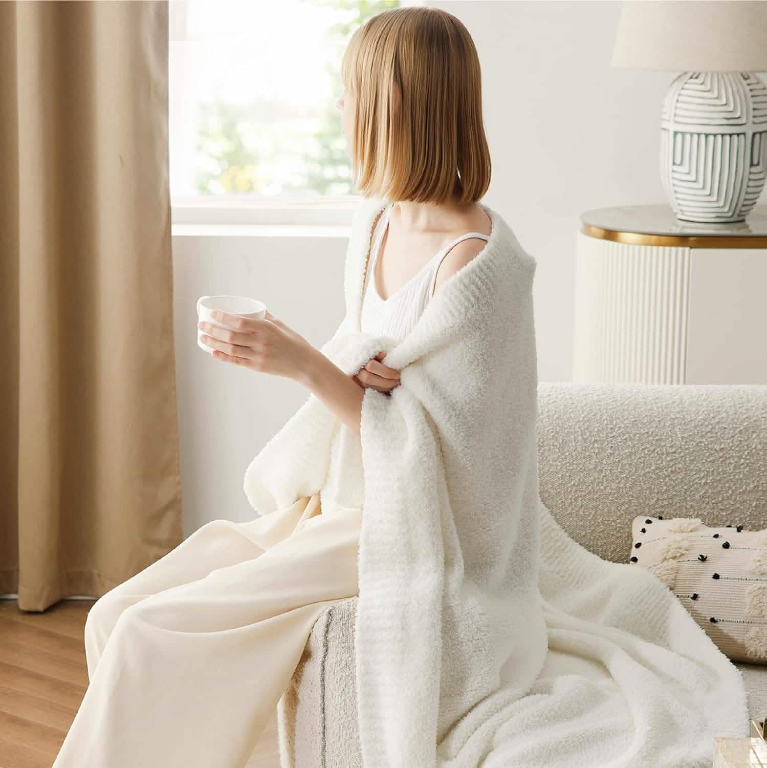 Feather Yarn Throw Blanket - Image 15