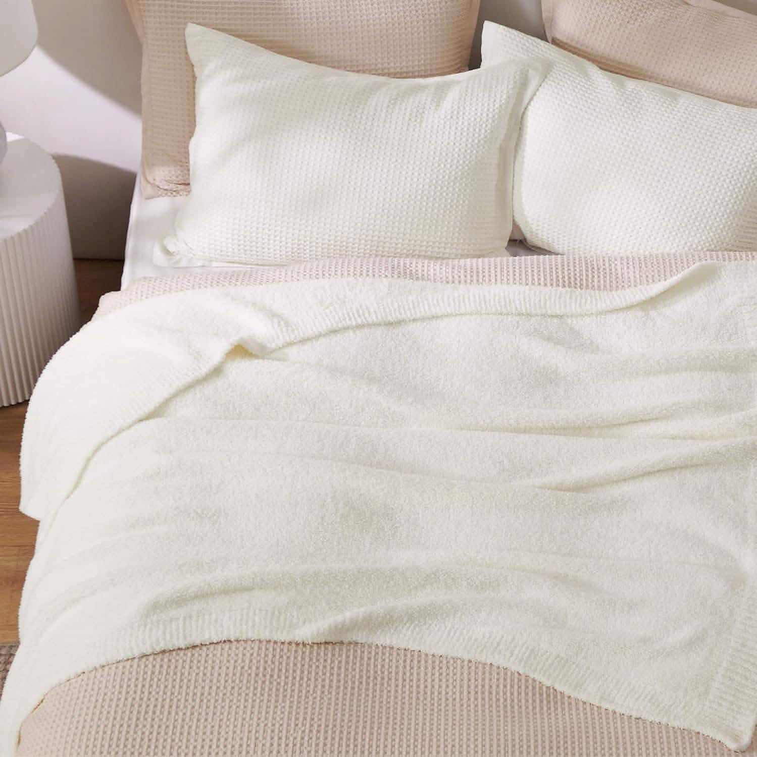 Feather Yarn Throw Blanket - Image 13