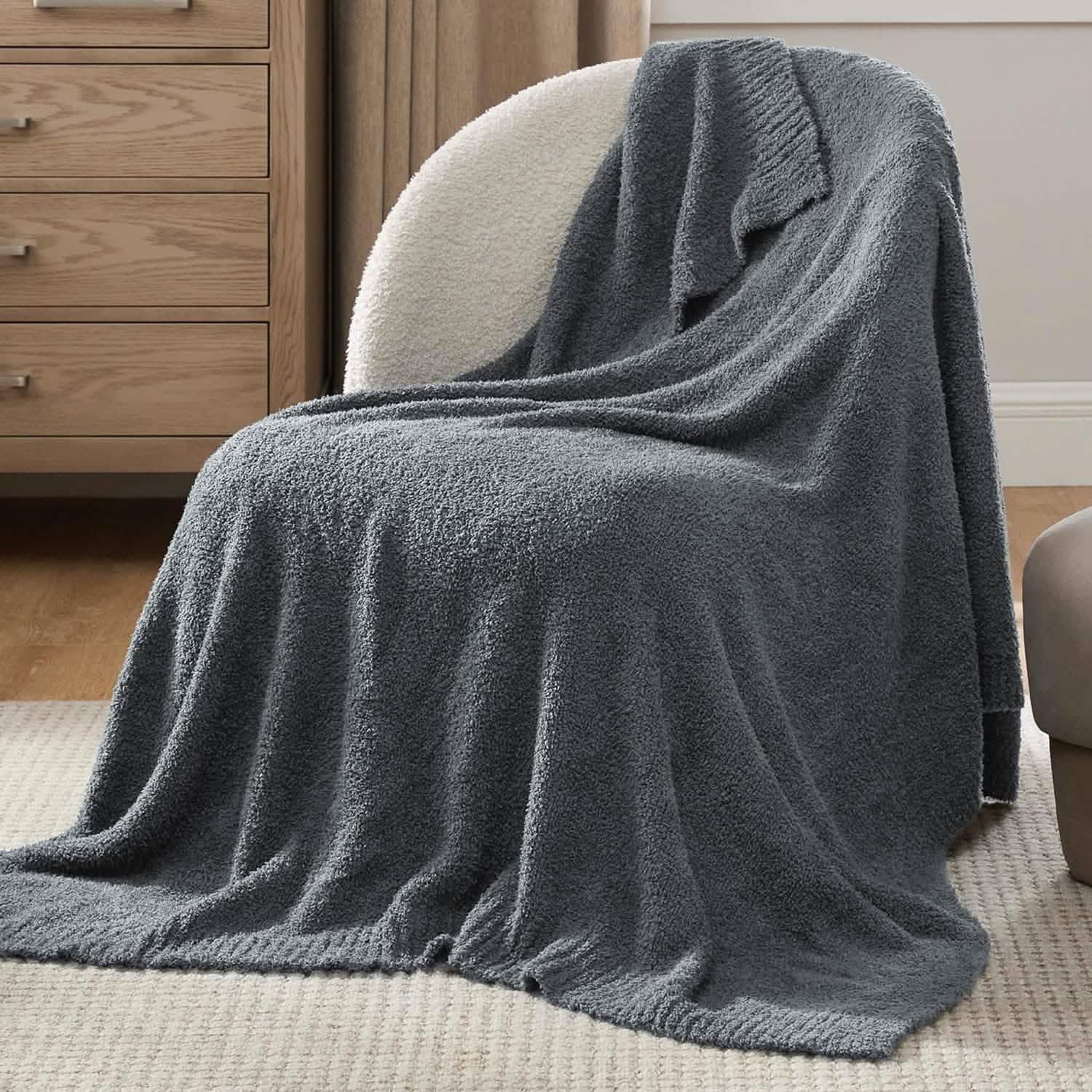 Feather Yarn Throw Blanket - Image 7