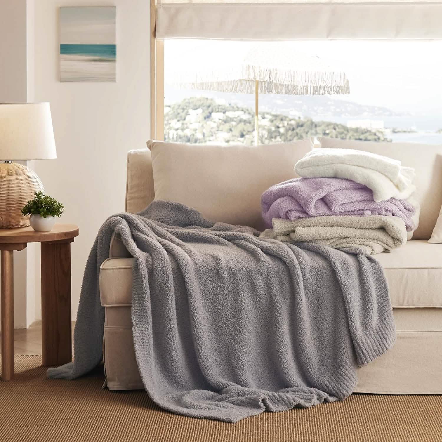 Feather Yarn Throw Blanket - Image 4